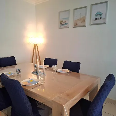 아파트 Bright, Spacious Family 오스텐드