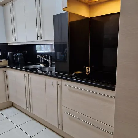 Bright, Spacious Family * 오스텐드